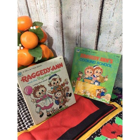 Vintage Bundle of 2 Raggedy Ann Story Books 1974/1971 🐇 - Picture 1 of 11